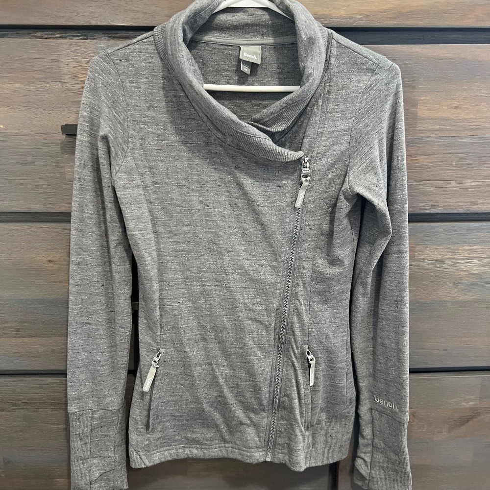 Bench sweater - Picture 1 of 3